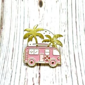 🆕 Bus Camper Enamel Pin